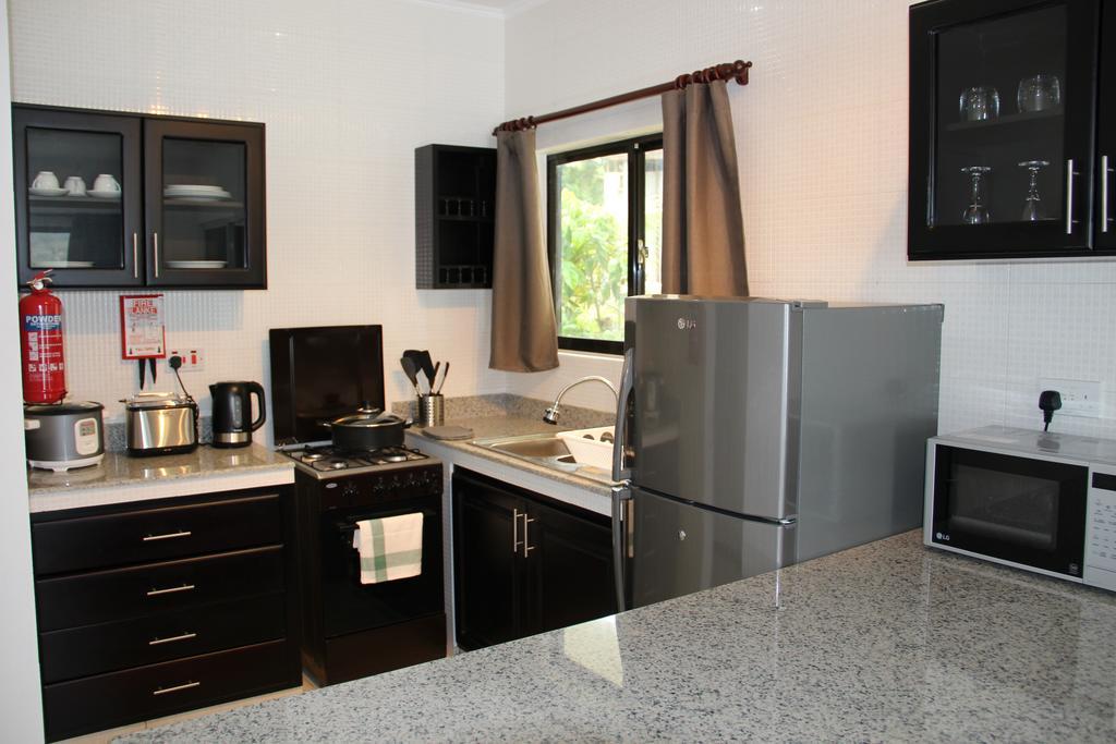 Surfers Cove Apartments Bel Ombre Exterior foto